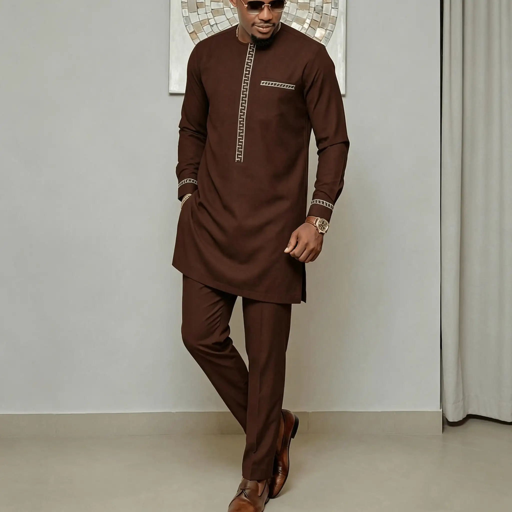 2-teiliges afrikanisches Dashiki-Outfit-Set für Herren, braun, langärmlig, besticktes Tunika-Hemd mit Rundhalsausschnitt und Freizeithose, traditionell, ethnisch, S