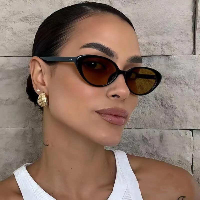 Radfahren Mode Kleine Cat Eye Sonnenbrille für Frauen Marke Designer Nieten Sonnenbrille Reisen Fahren Multi Farbe Shades Brillen