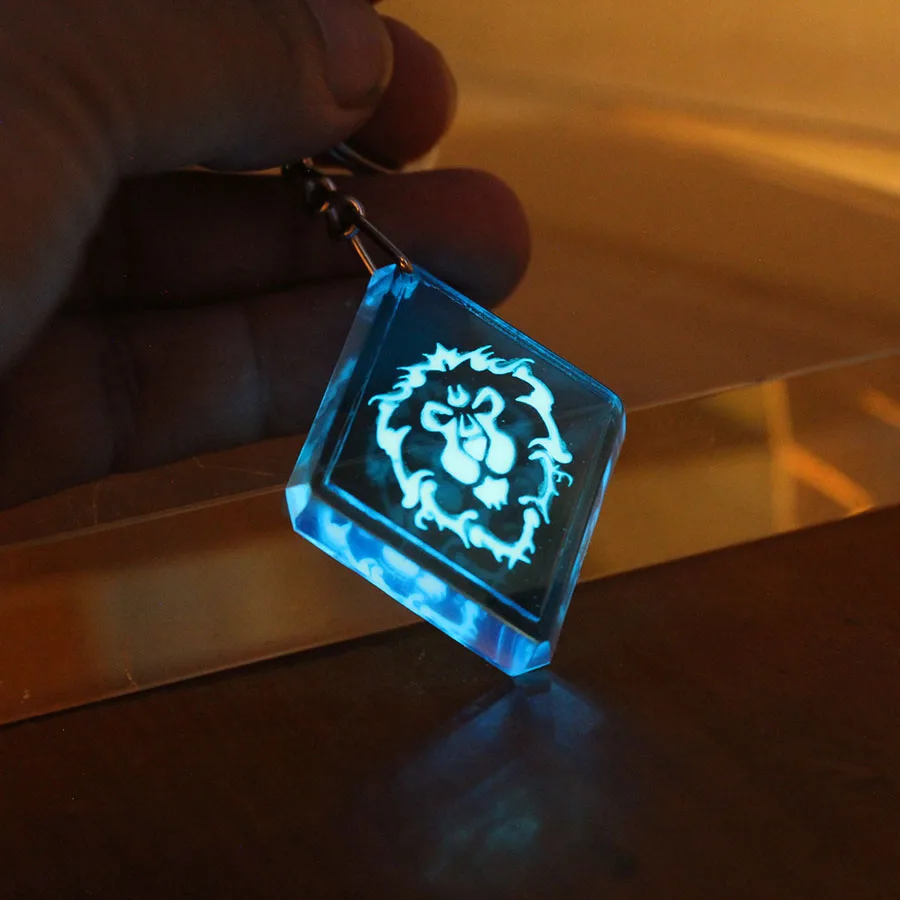 WOW قلادة سلسلة المفاتيح حلقة رئيسية يتوهج في الظلام عالم علب الساحرة كيرين تور شعار التحالف الحشد #4