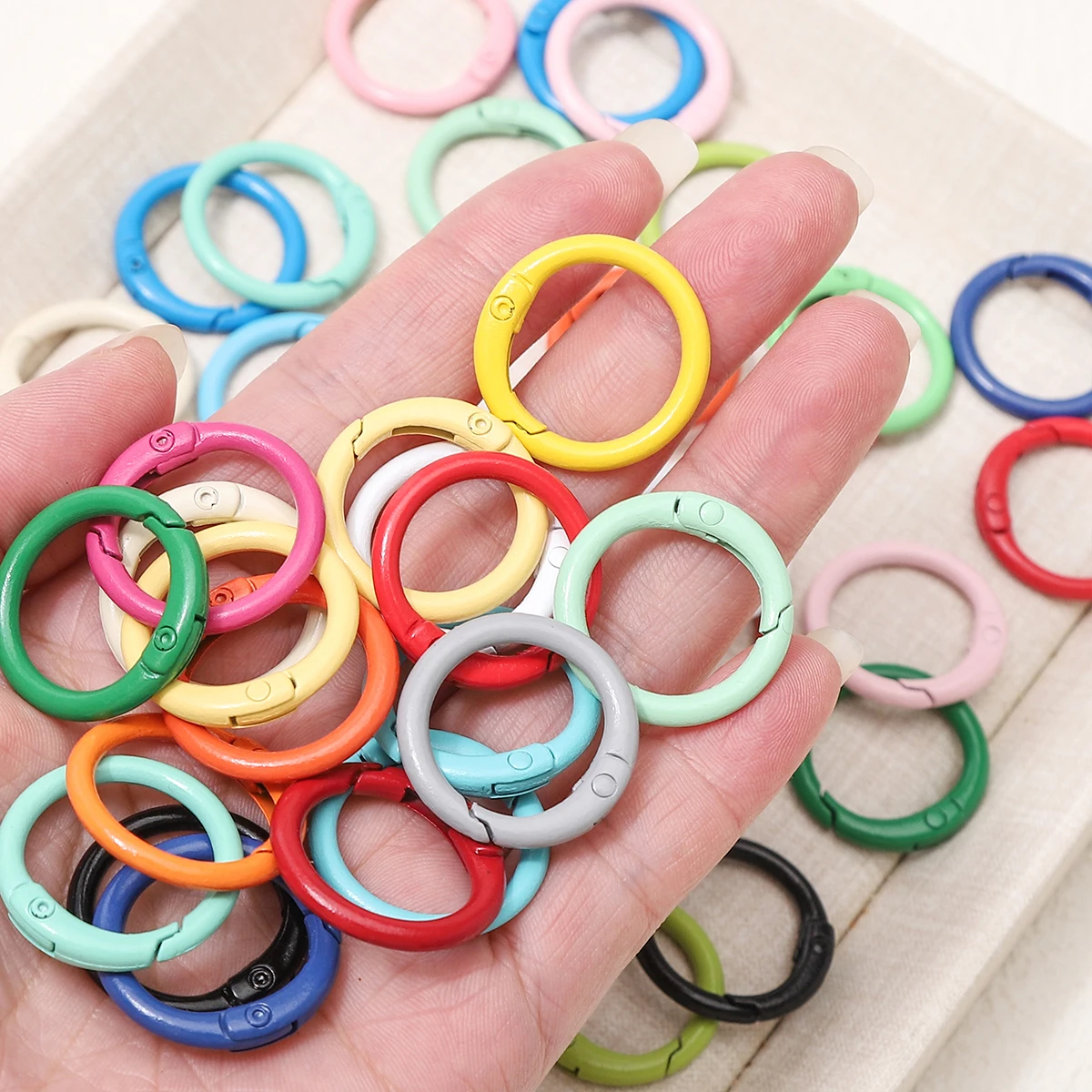 5/10Pcs Colorful Alloy O Ring Keychain Spring Clasp Key Chain Open Round Carabiner Buckle Connector for DIY Jewelry Making image 4