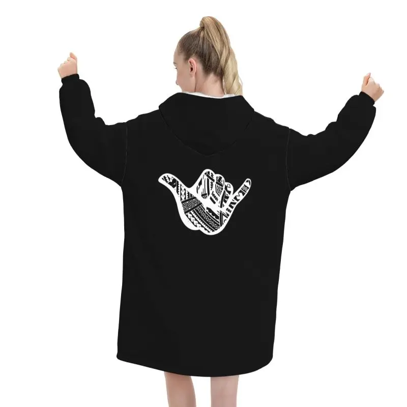 Polynesian Tattoo Shaka Tribal Print Blanket Hoodie Women Wearable Oversized Pullover Cozy Fleece Sherpa Blanket with Pockets