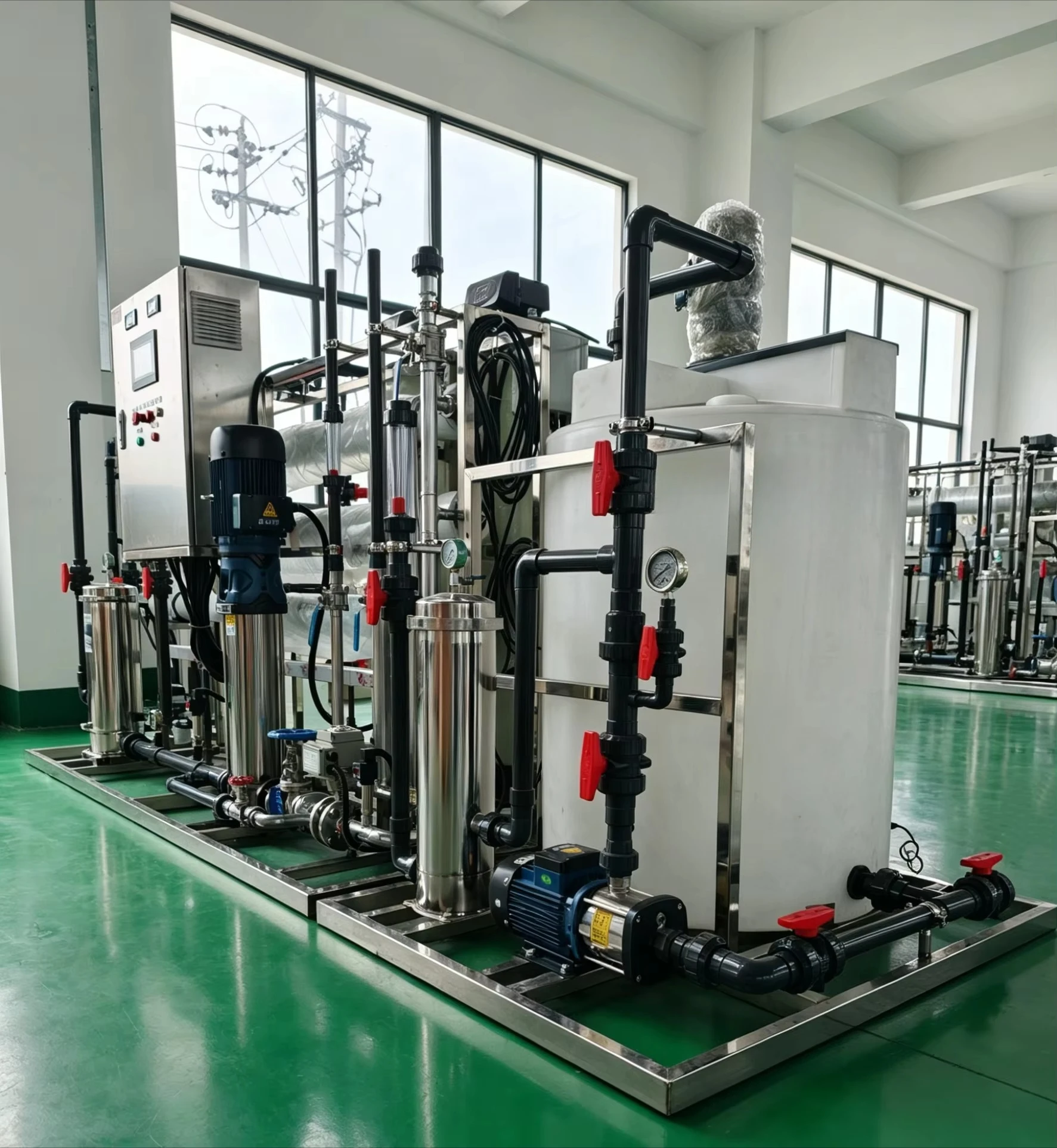 Seawater Desalination Plant System Reverse Osmosis RO with Pump Motor PLC for Coastal Areas Islands Hotels Resort 500L/Hour