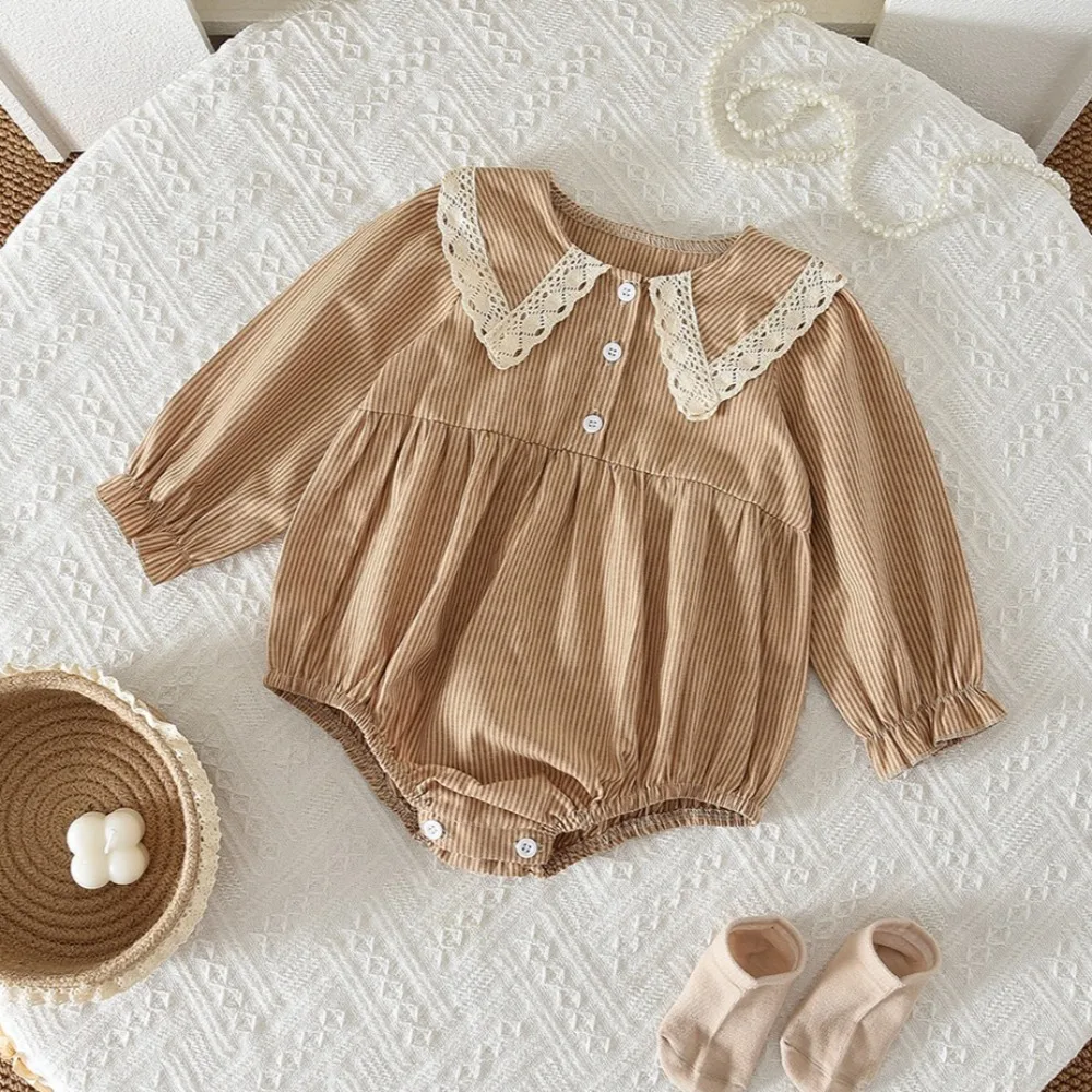 

Милый комбинезон с кукольным воротником для маленьких девочек, осенний детский комбинезон в полоску с длинными рукавами и принтом, корейская версия, детская одежда цвета хаки