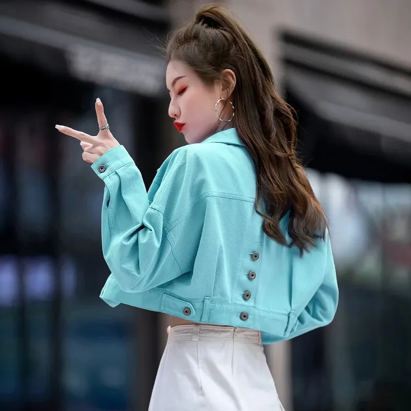 Damska kurtka jeansowa na wiosnę i jesień, krótki płaszcz jeansowy z długim rękawem w stylu koreańskim, elegancka kurtka kowbojska damska, idealna na co dzień.