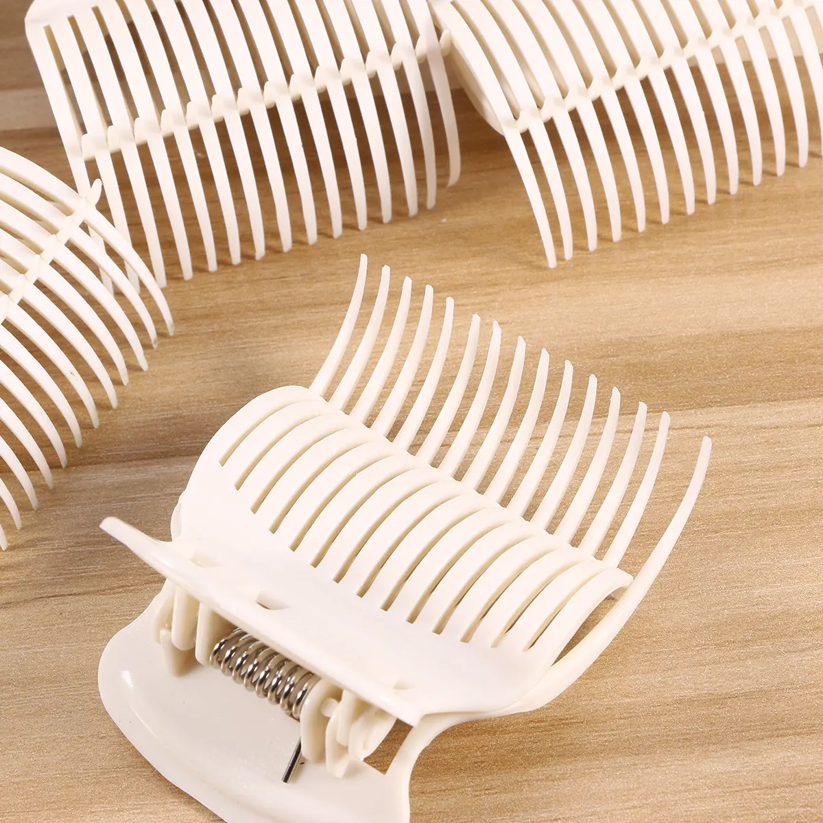 

Набор из 12 профессиональных термостойких зажимов для волос для химической завивки, окрашивания, укладки в салоне, фиксации прически, для парикмахерских и повседневного использования в путешествиях