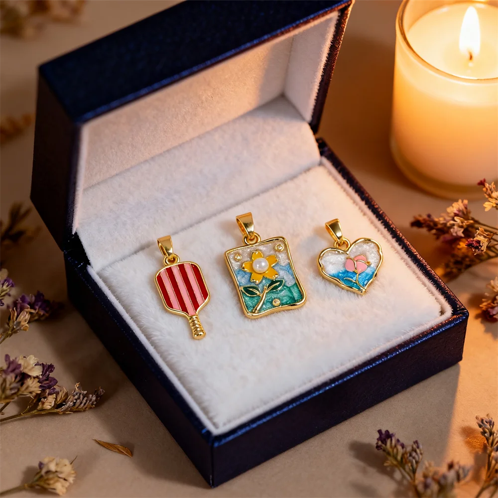 

2Pcs Pendants Brass Enamel Fashion Charms DIY Jewelry for Necklace Bracelet Daily Wear Craft Making Accessories for Men Women