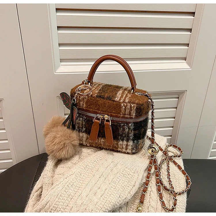 

Новинка 2023 года, твидовая квадратная женская сумка, кошелек через плечо с ремешком-цепочкой, универсальная мини-сумка с верхней ручкой, шикарная и компактная ​