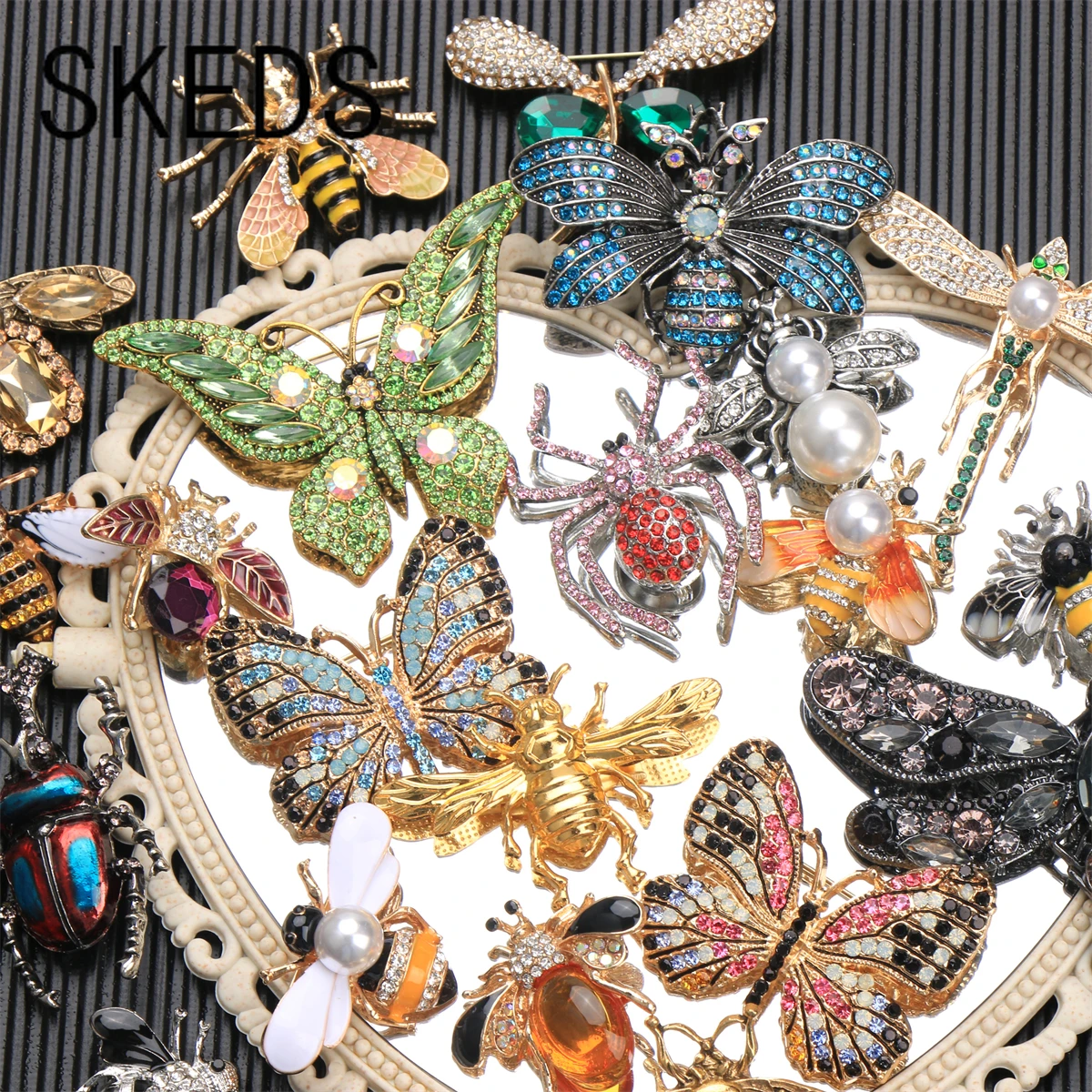 SKEDS Vintage Insekten-Anstecknadeln Luxus-Designer-Schmuck für Damen Mode Biene Schmetterling Corsage Kristall-Pins Große Brosche