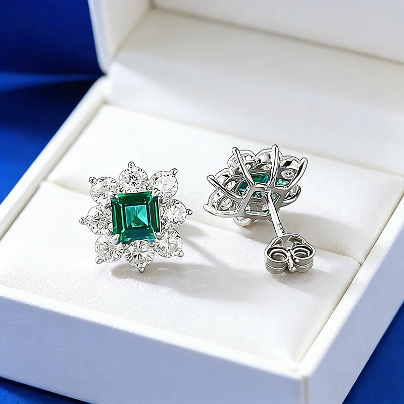 Luxury white gold  5*5mm Pagoda Emerald Diamond Stud Platinum PT950  Earrings for Women Fashionable and Versatile