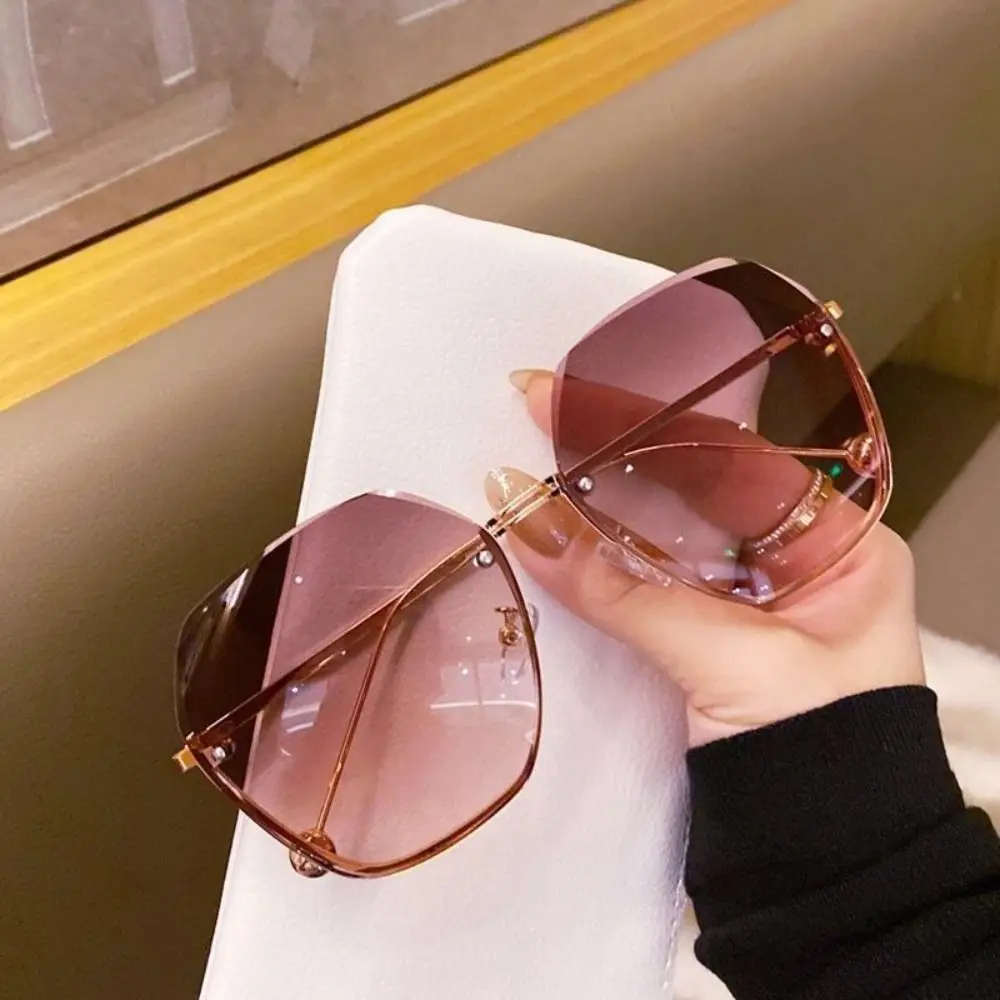 New Fashion Irregular Sunglasses Women Men Outdoor Gradient Lens Sun Glasses Female Eyewear Rimless Square Oversized Shades