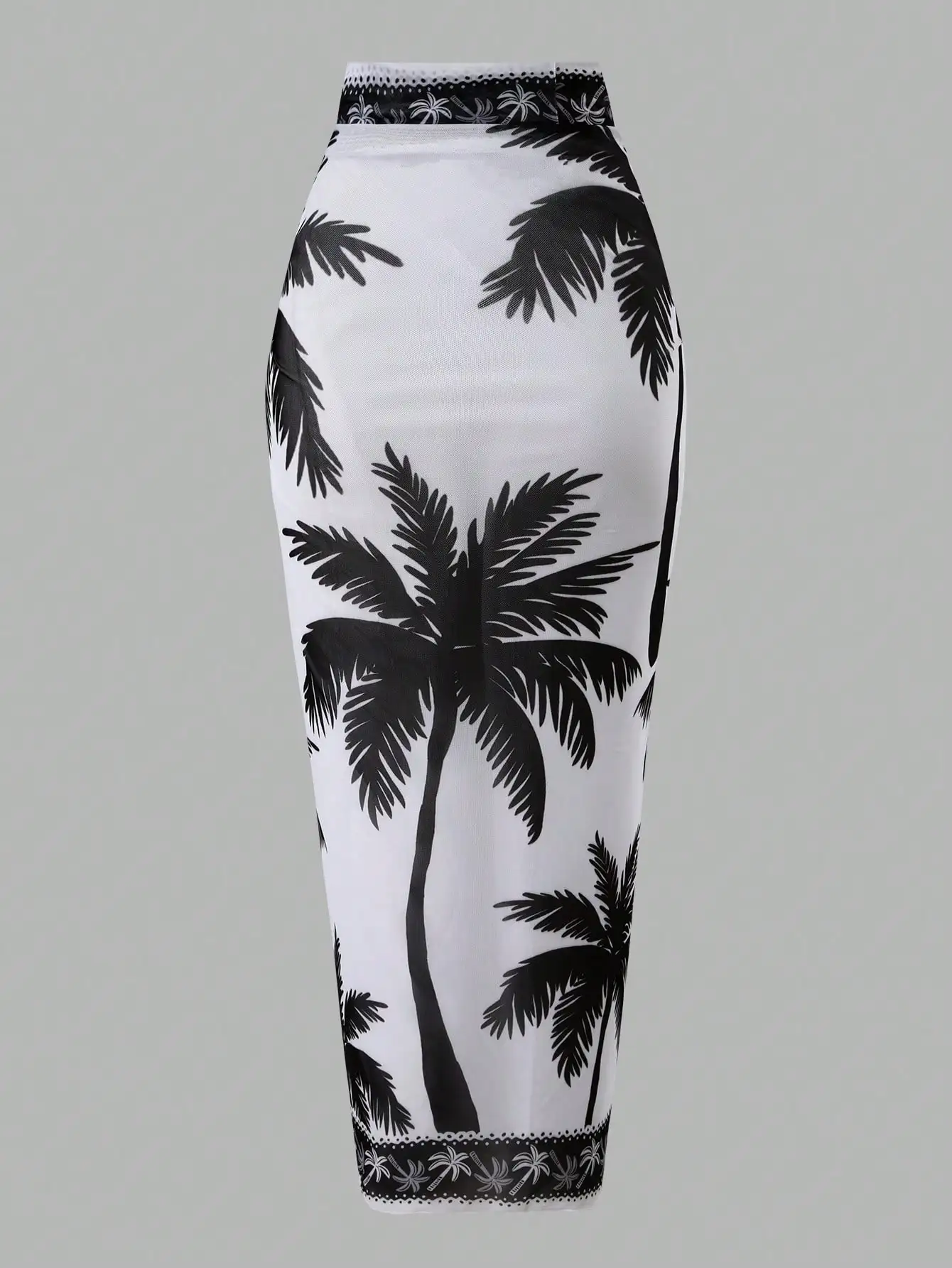 

Пляжный комплект из двух предметов с черно-белым принтом пальм, сетчатая макси-юбка-накидка и подходящий купальник.