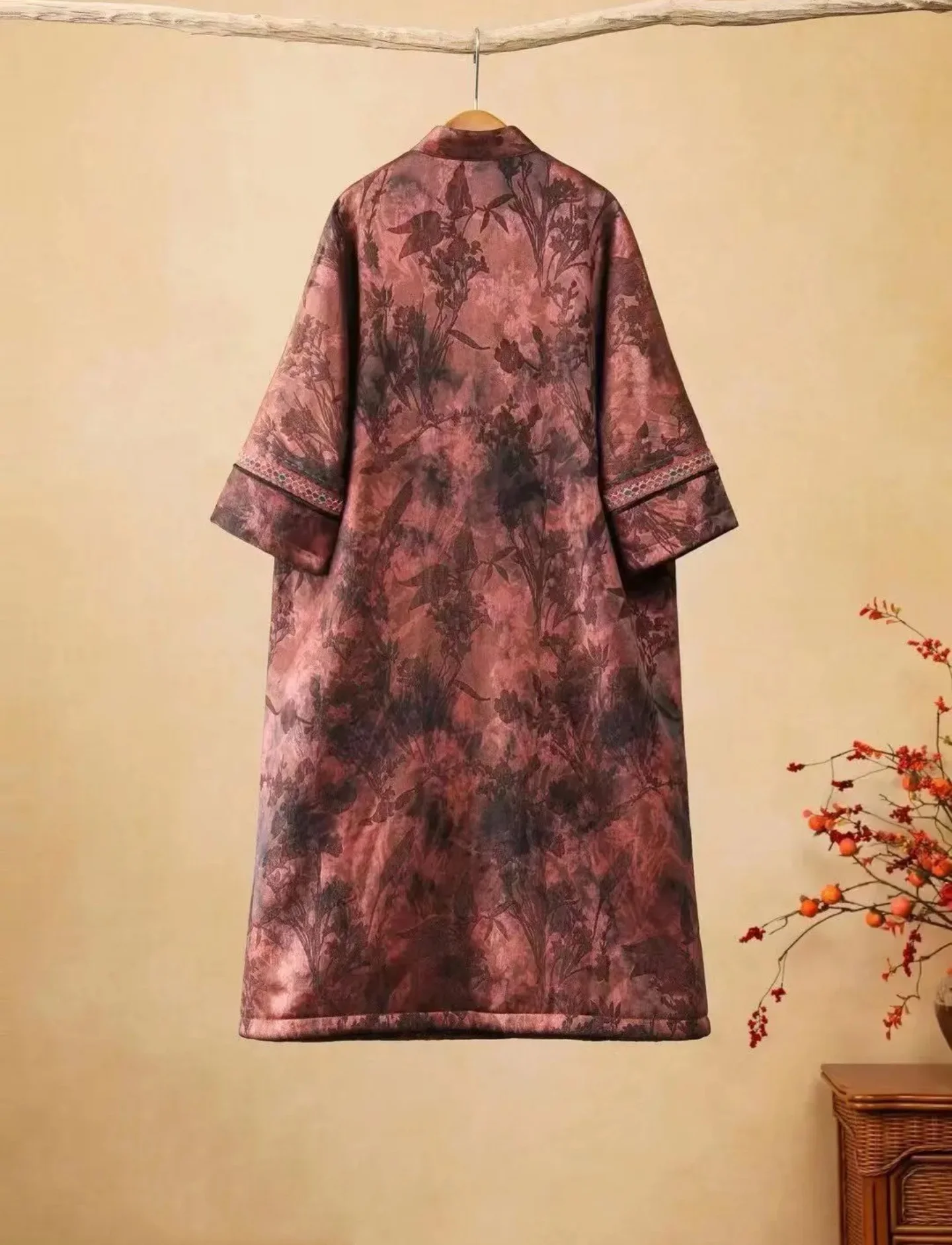 Luxury winter coat for women Crimson stand collar long padded jacquard outerwears Original embroidery popular parkas