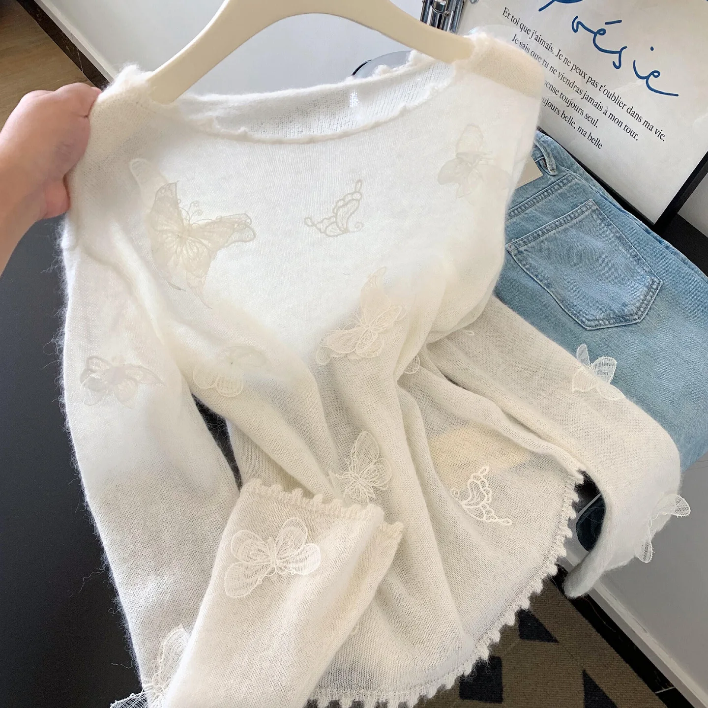 

2025 Autumn and Winter New Temperament Solid Color Knitted Sweater Comfortable Simple Design Sense with Long-sleeved T-shirt Top