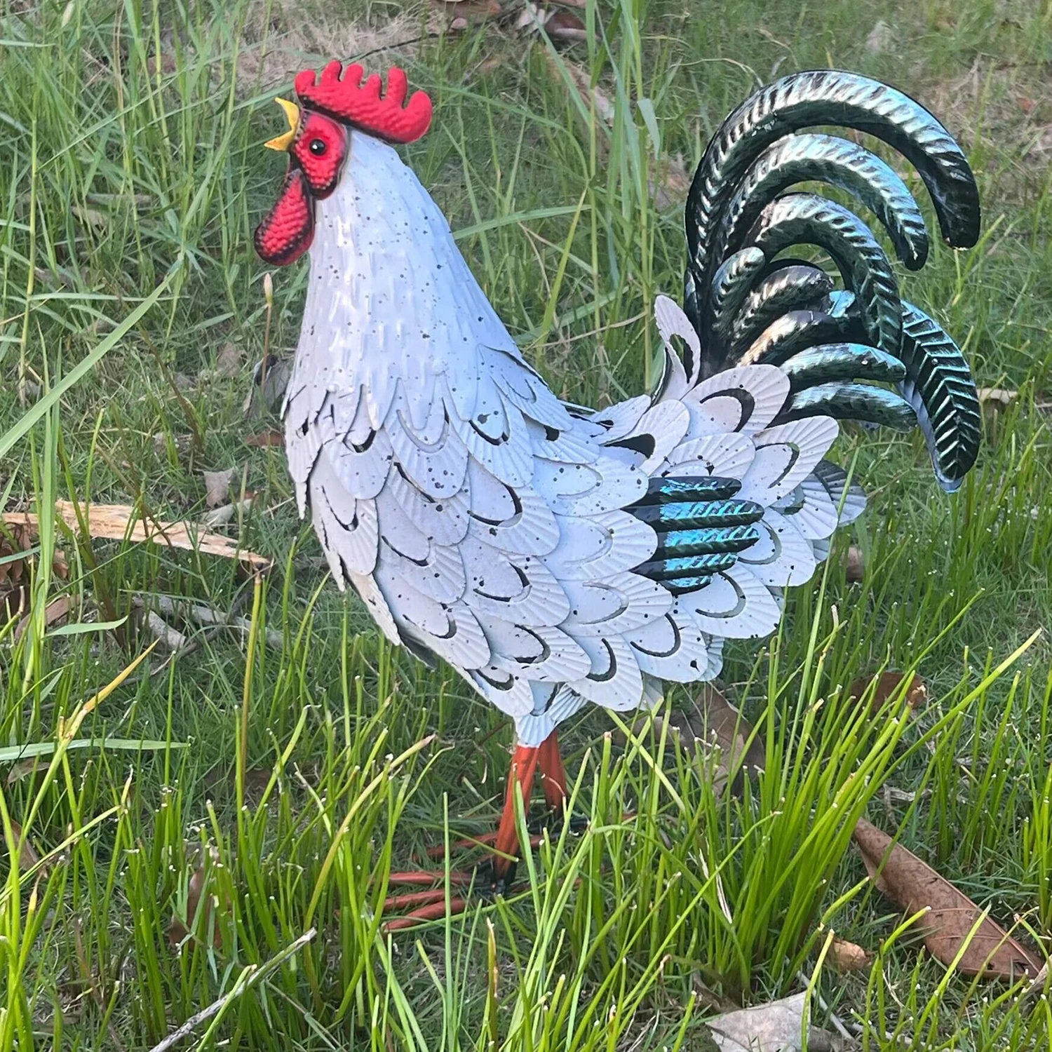 Metal Rooster Statue, Outdoor Garden Sculpture, Colorful Iron Chicken Decor, Artistic Yard Lawn Ornament Craft