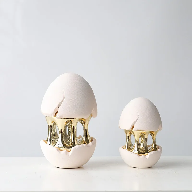 Resin Handicraft Abstract Eggshell Hollow Out Cracked Egg Golden Lava Decorative Figurines Home Decoration Accessories