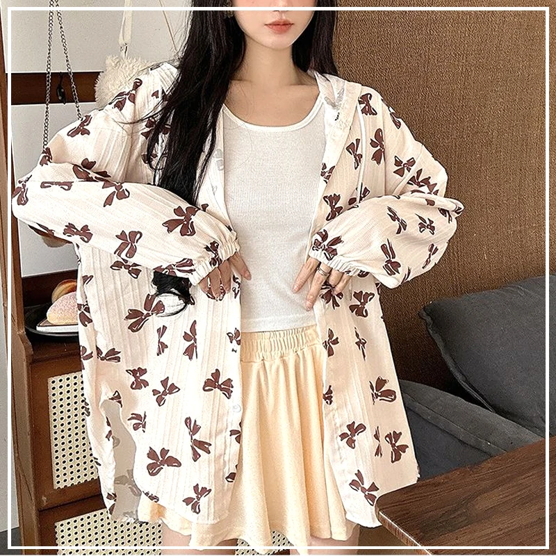 2024 New Summer Age Reducing Sweet and Fashionable Butterfly Print Loose Leisure Long Sleeved Sunscreen Drawstring Hooded Coat