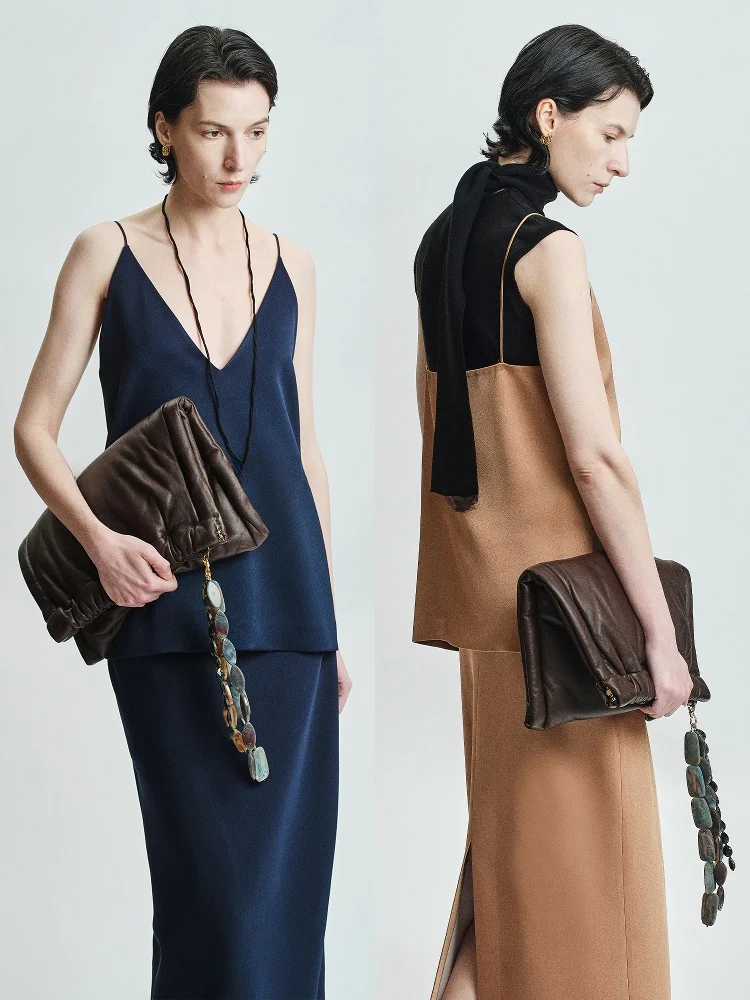 

the AES Deep V Strap ter Skirt Ele Satin Loose Feel Paper Doll Sle Women's Vest Top Faion Commute Spring 2025