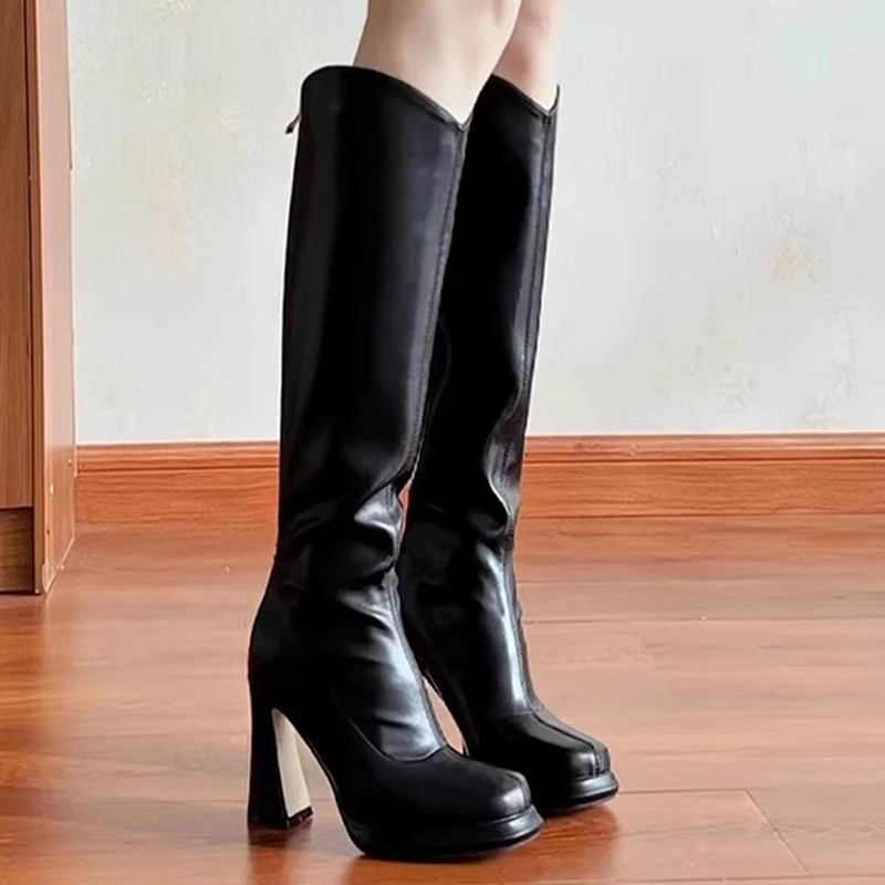 عالية الكعب النساء حذاء برقبة للركبة أحذية الشتاء الأنيقة 2025 العلامة التجارية الفاخرة امرأة مضخات فستان تشيلسي الأحذية الثلوج بوتاس موهير Zapatos