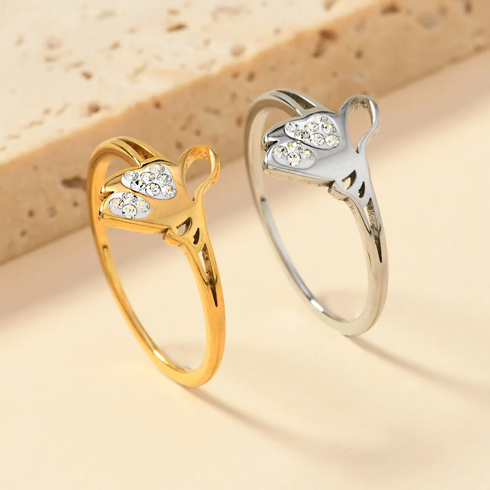 Europe And The United States New Stainless Steel Ring Female Fashion Cut Butterfly Clay Diamond Couple Ring Jewelry Manufacturer