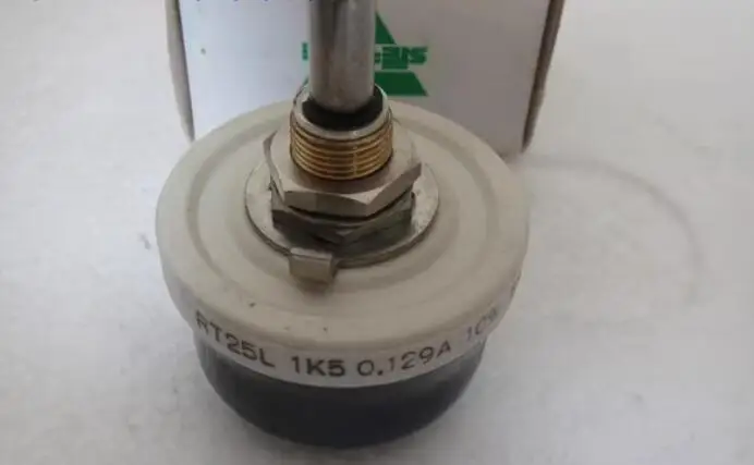 

RT25L 1,5K 10% керамический проволочный потенциометр, длина ручки 22 мм