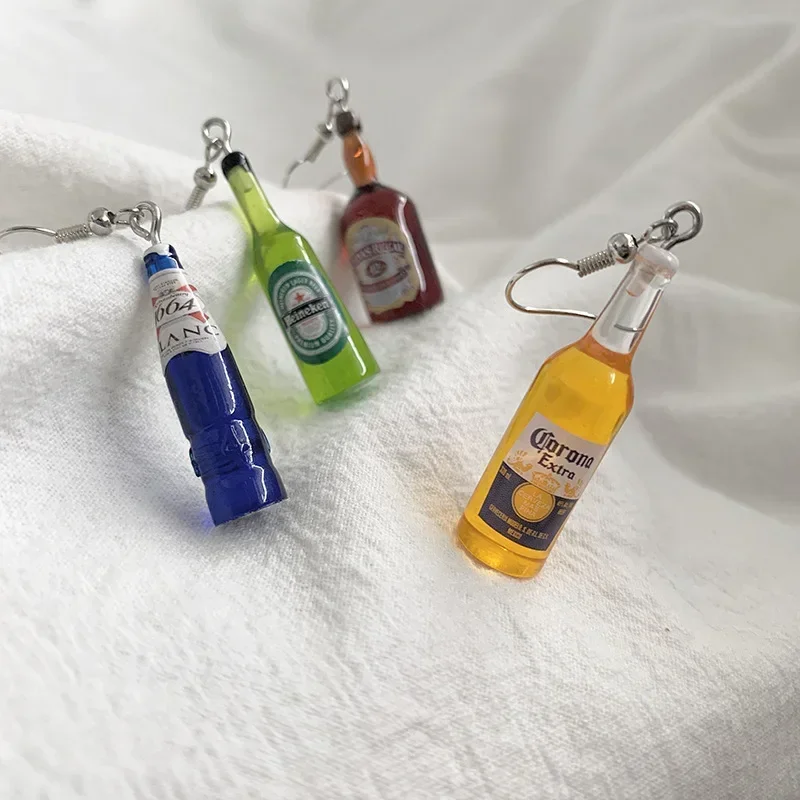 Mini pendientes de botella de cerveza simulados para mujer, Clips para las orejas sin agujeros para la oreja, pendientes creativos para botella de vino