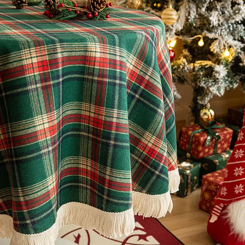 

Classic Christmas Plaid Round Fringed