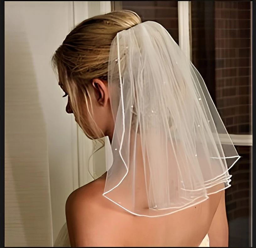 MisShow Short Bridal Veils Ivory Pearl Flower Ribbon Edge Shoulder Length Veil With Hair Comb Two/Three-layer Wedding Dress Veil