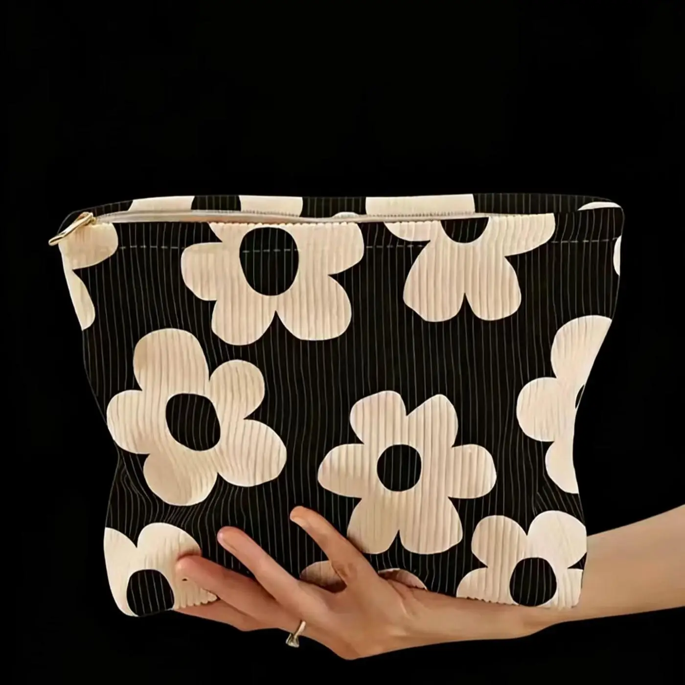 Velvet Black Chrysanthemum Silk Screen Printing Makeup Bag Vintage Elegant Portable Women Cosmetic Organizer Handheld Clutch
