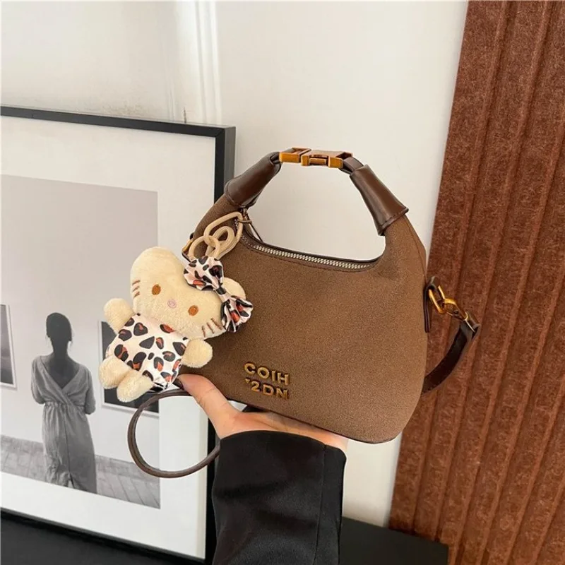 

Женская минималистичная сумка через плечо, нейтральная палитра, просторный интерьер, практичная для повседневной работы, поездок на работу и выходных, продуктовых прогулок