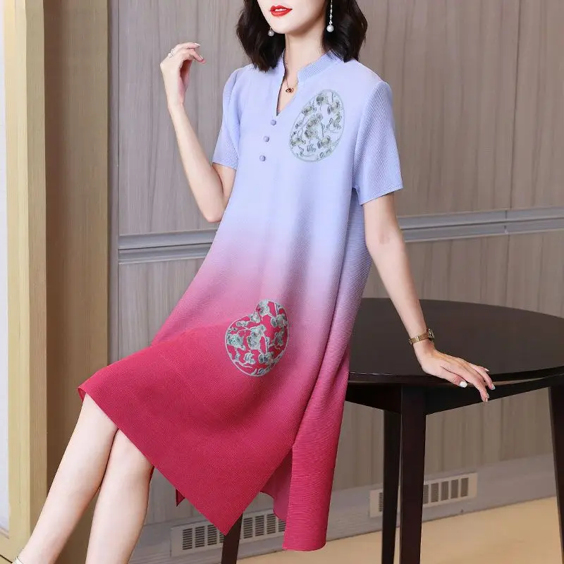 

Printed pleated dress, stylish summer new light luxury gradient color, loose and slimming mom's outfit