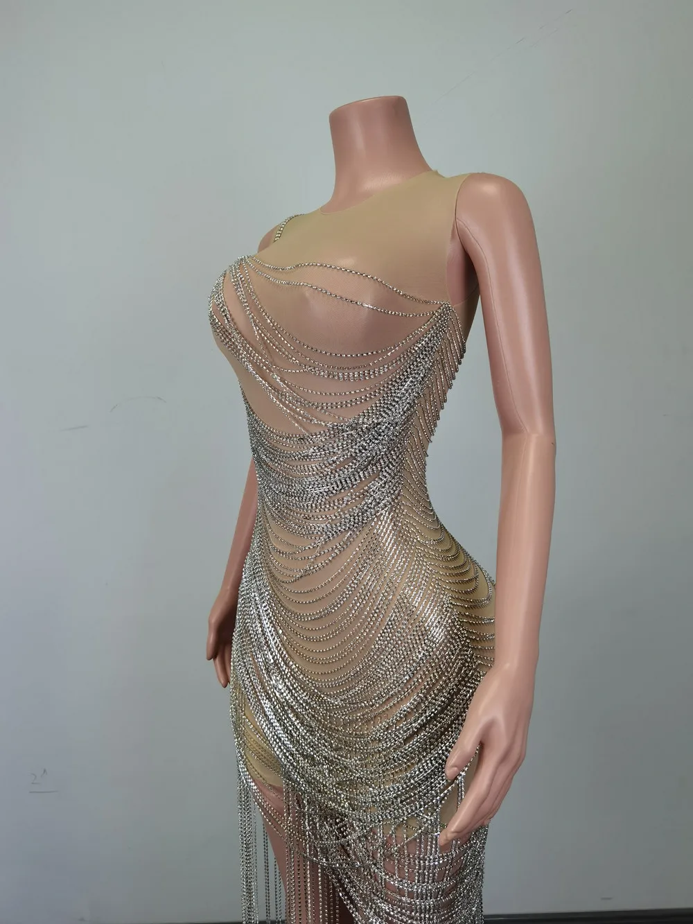 高級メッシュシースルーノースリーブラインストーンタッセルミニドレス女性用プロムガウンナイトクラブパーティーボディコンドレスストリッパー衣装