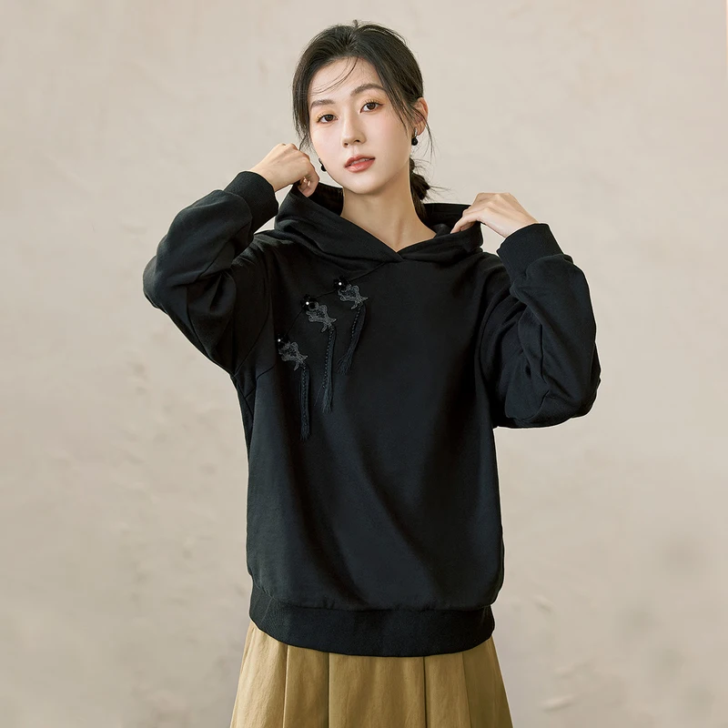 INMAN Women Hoodies 2023 Spring Long Sleeve Loose Hooded Sweatshirt Neo-Chinese Style Buckle Tassel Embroidery Vintage Pullover