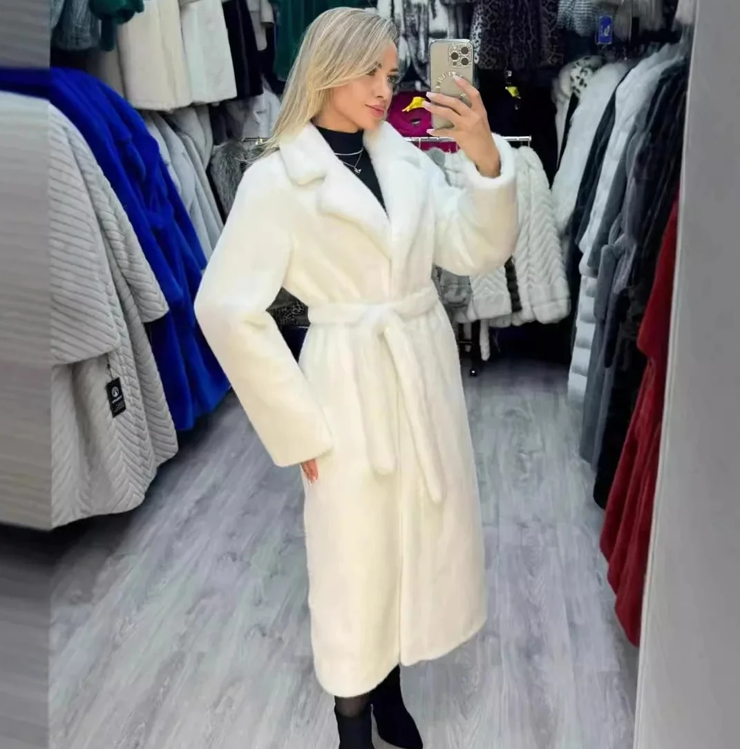 Cappotto soffice bianco morbido liscio autunno inverno Nuovo cappotto di pelliccia sintetica estesa di lusso da donna caldo ed elegante giacca simile alla pelliccia di coniglio