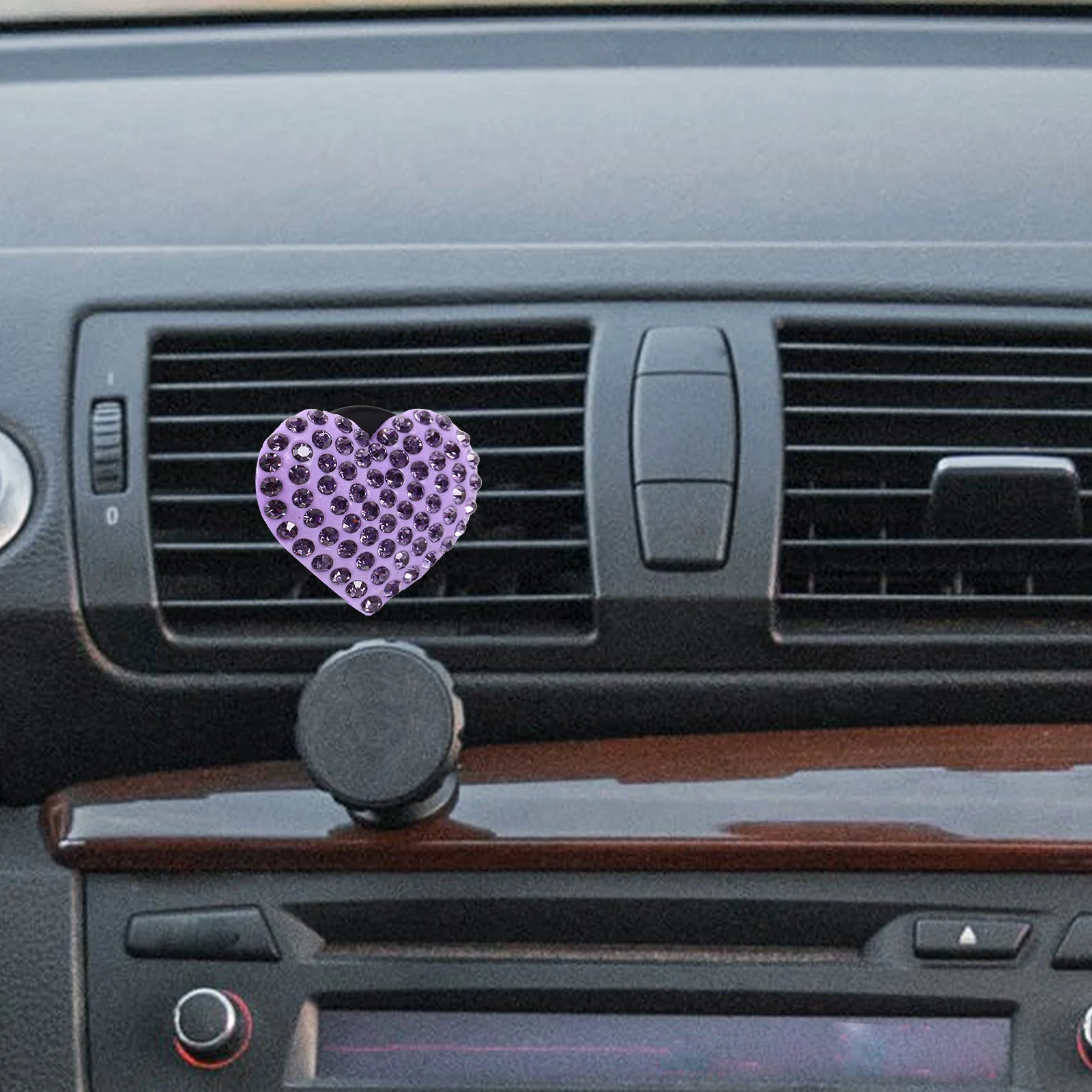 

4 Pcs White Rhinestone Heart Shaped Car Vent Clips Air Freshener Decorations Cute Aroma Socket Accessories Automotive Interior