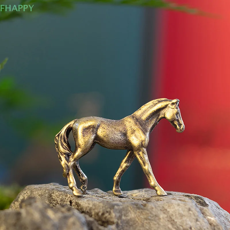 Figuritas de caballo de cola larga maciza de latón antiguo, adornos Feng Shui grandes, Animal del zodiaco de cobre, Mini artesanías de decoración de escritorio, 1pc