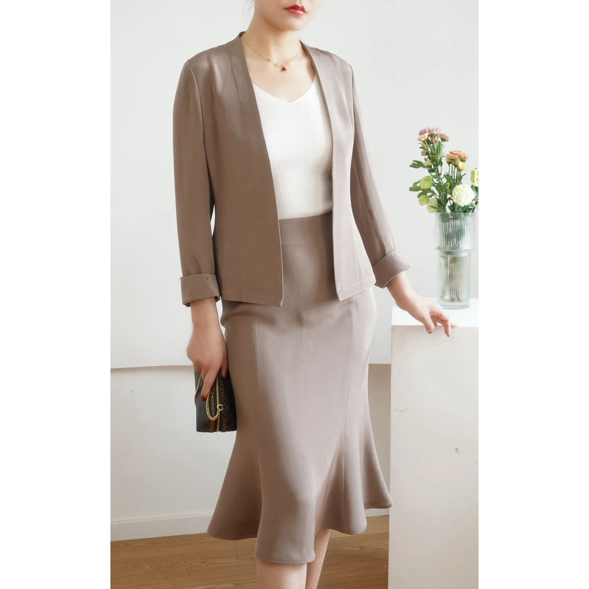 

Silk Suit Set V-Ne Slim Fit ort Jaet High Waist Fi Tail Skirt Faionable Women's Ensemble Heavyweight True Silk