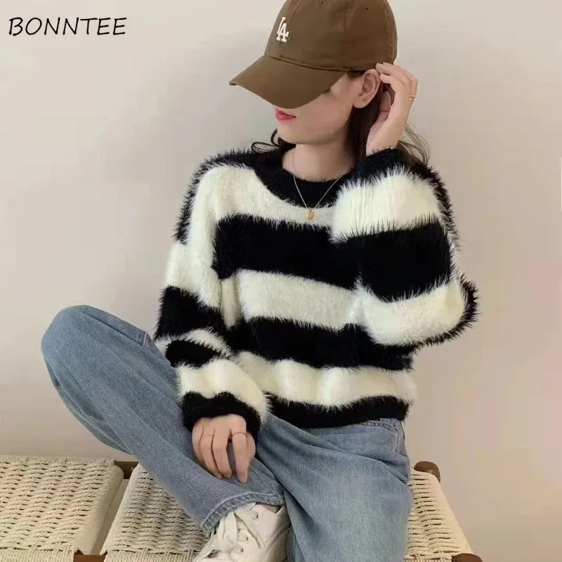 Long Sleeve Pullovers Women Spring Autumn Winter Loose Knitted Tops Simple Casual Soft O-neck Striped Fluffy All-match Vintage