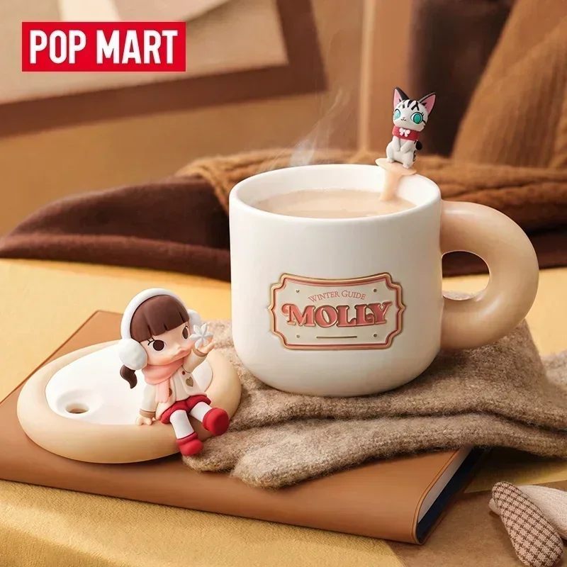 

POP MART Molly Winter Fit Check Series Керамическая чашка для воды Слепая коробка Аниме Фигурка Кукла Тайный подарок с украшениями для сумки Guess