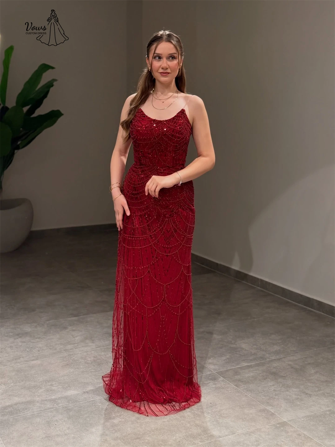 فساتين سهرة مصنوعة حسب الطلب من Vows فستان فاخر خط فساتين سهرة فساتين زفاف الضيوف امرأة قبالة الكتفين مطرزة بالخرز
