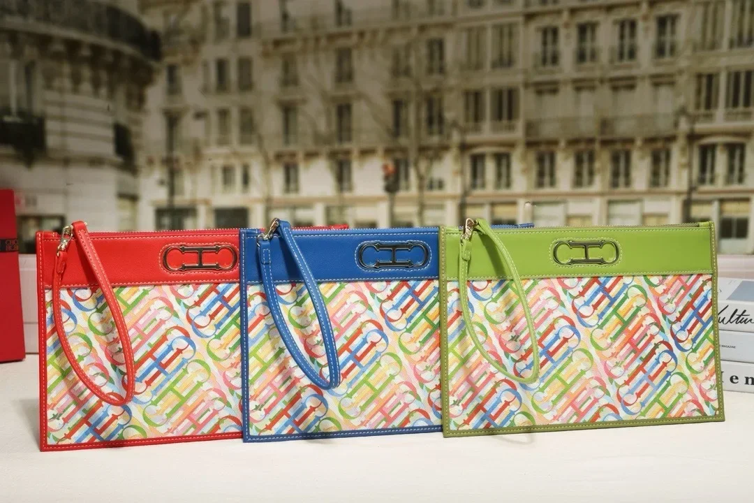 

Famous Designer Women's Leather Tote Bag Handbags Crossbody Shoulder Messenger Elegant Classic Popular Luxury