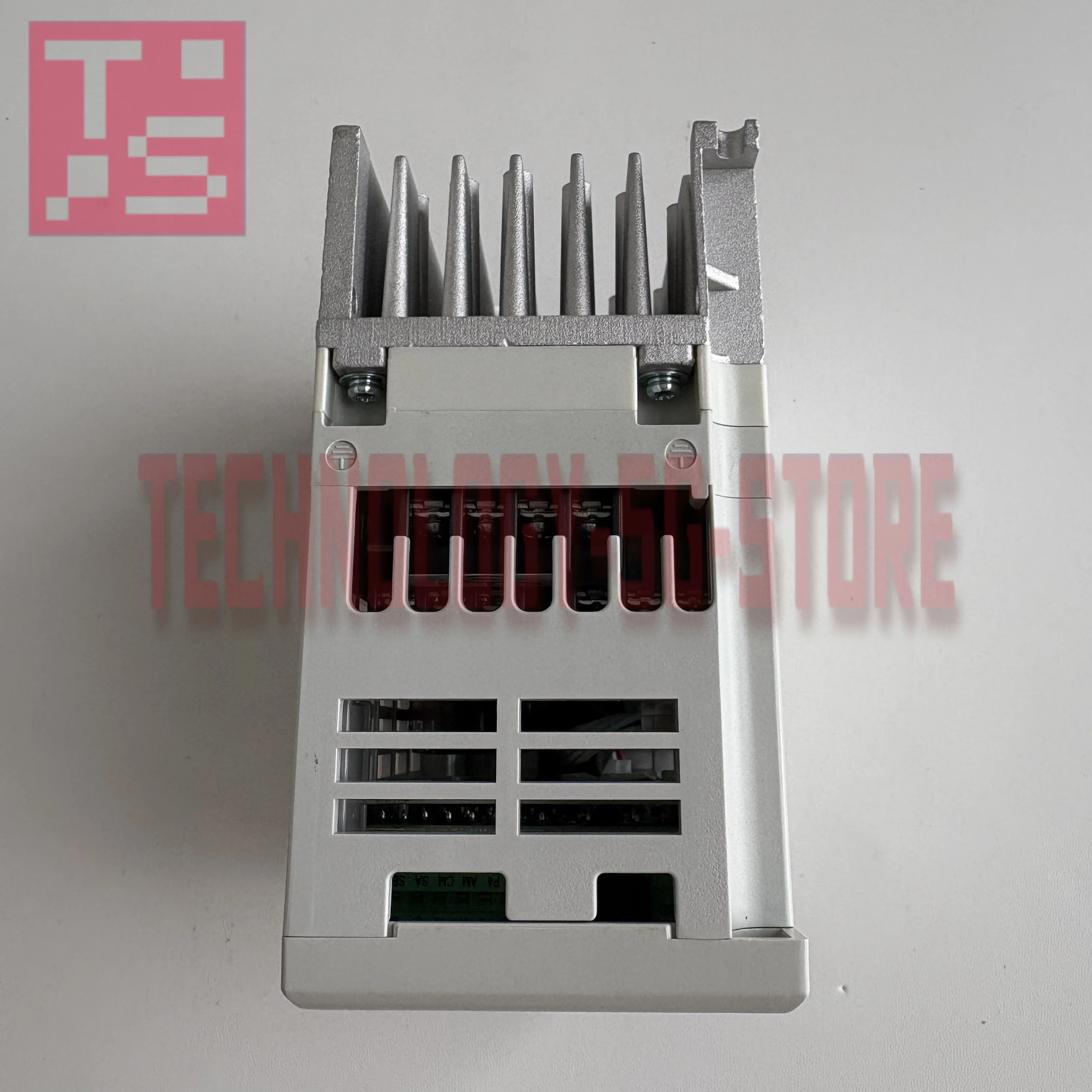 baru dalam kotak Inverter LSLV0008C100-4NS