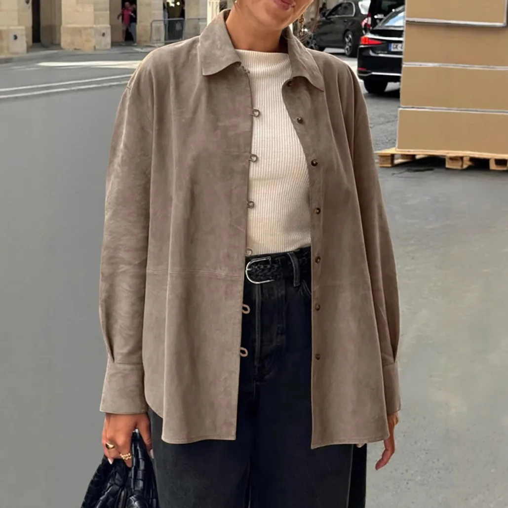 

Коричневая женская осенняя замшевая рубашка в стиле ретро с воротником-лягушкой и пуговицами с длинными рукавами, женская блузка, темпераментная повседневная рубашка для женщин