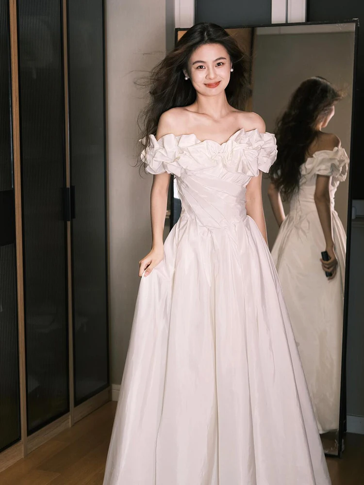 

Легкое атласное свадебное платье на одно плечо, простой дизайн, для помолвки, в корейском стиле, с завышенной талией, длинная юбка