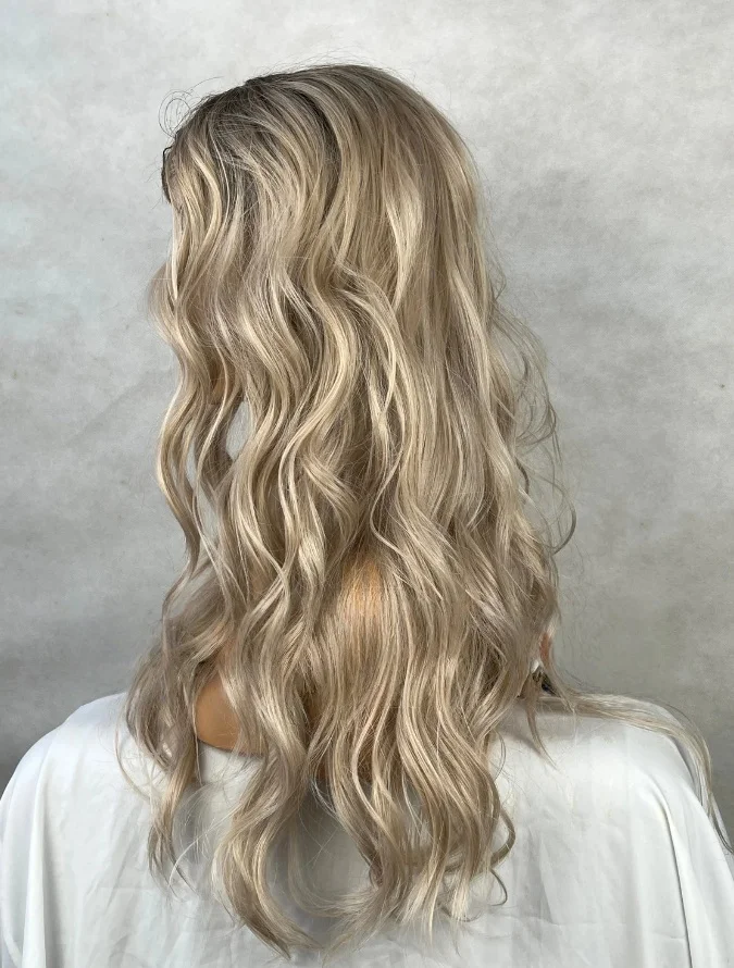 البلاتين باروكات شقراء مع الجذر الداكن موجة المياه شعر مستعار الإناث الجزء الأوسط 13*4HD الدانتيل الباروكات العليا للنساء ألياف مقاومة للحرارة