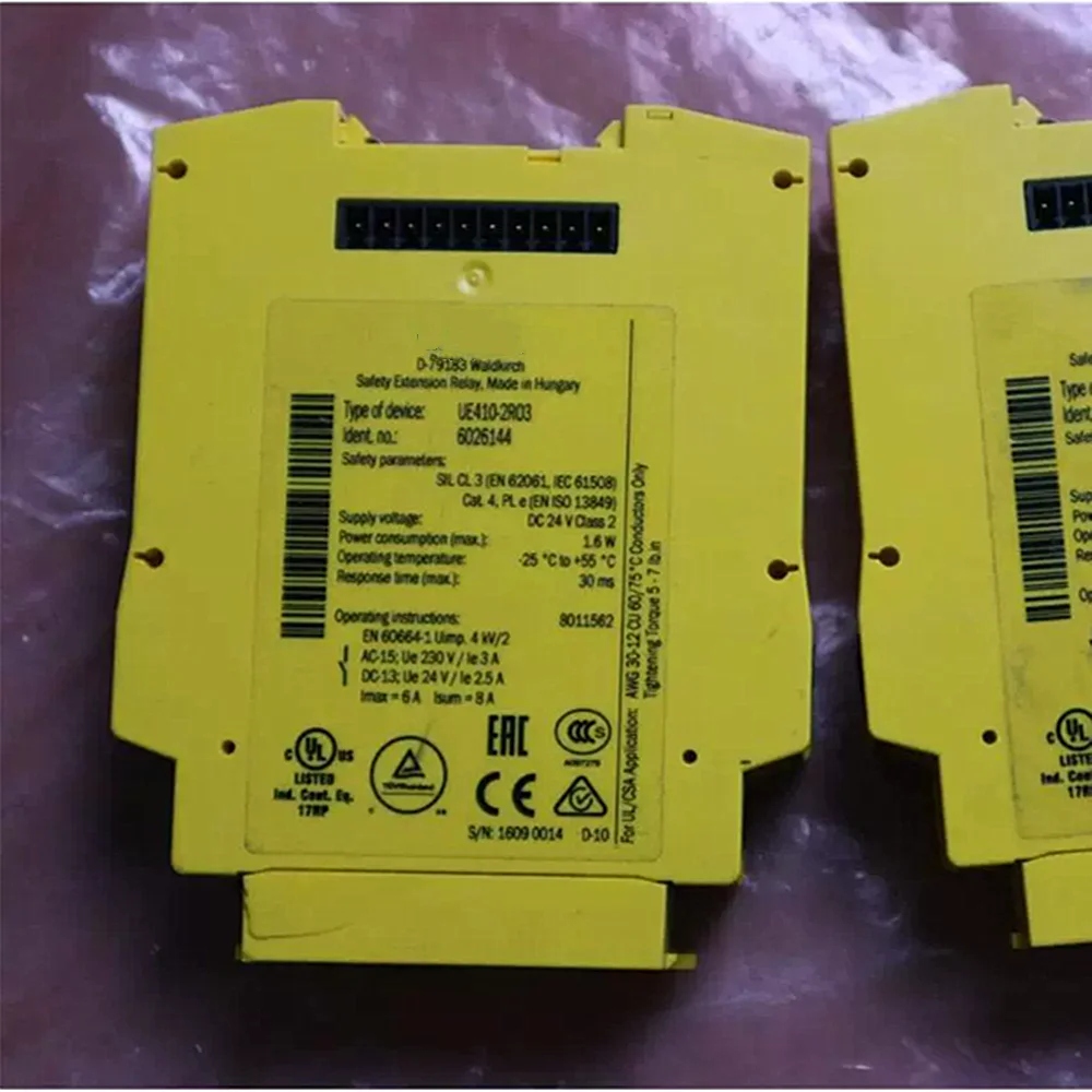 

UE410-2Ro3 6026144 safety relay UE410-2R03