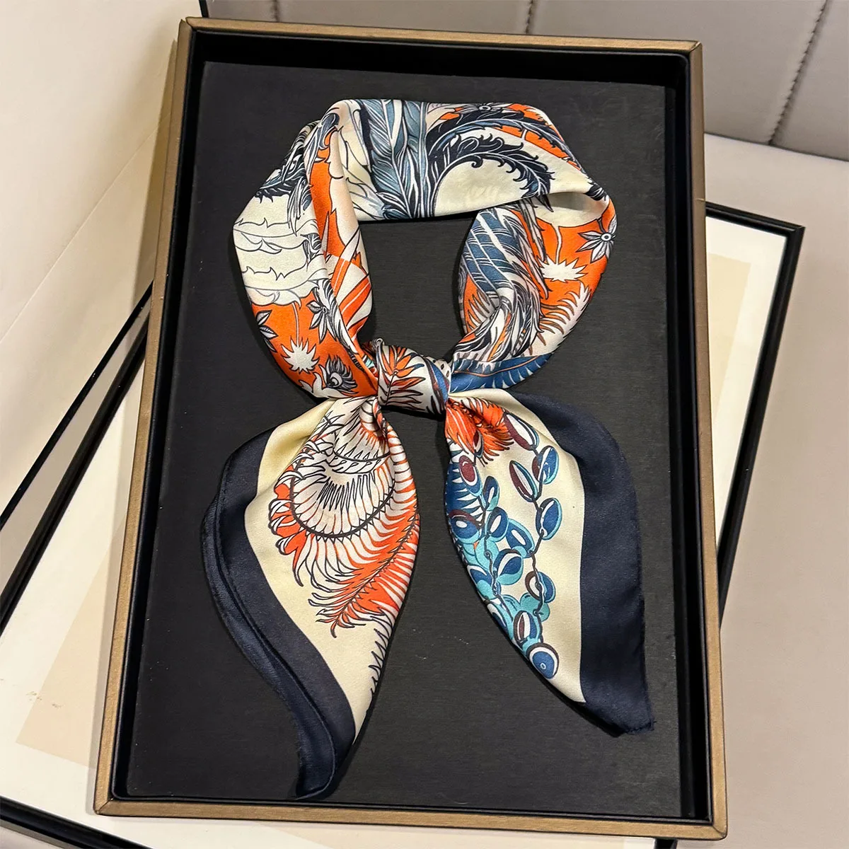 

Luxury Floral Print Silk Scarves Women Square Satin Bandana Hijabs Head Wraps for Female Foulard Shawl Female Neckerchief Summer