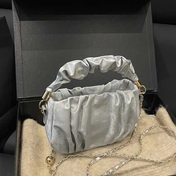 

Trendy Crossbody Bag 2025 New for Women, Lightweight Chain Strap Shoulder Purse, Casual Spacious Bag for Daily Outings