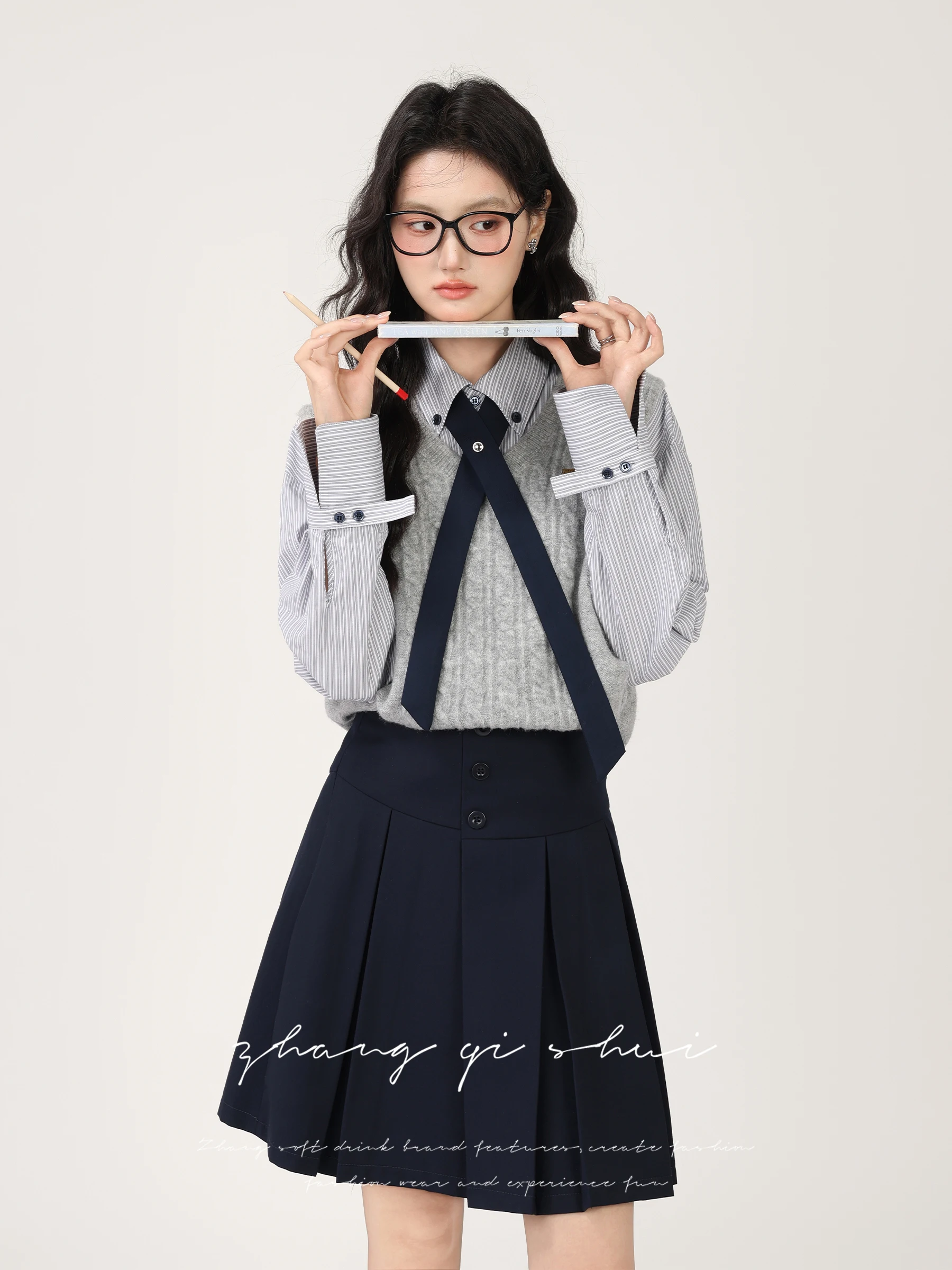 

ay Knitted Vest irt Two-Piece Set Early Autumn Faionable Clete Outfit Striped irt Top And Vest Combo by Zhang Soda