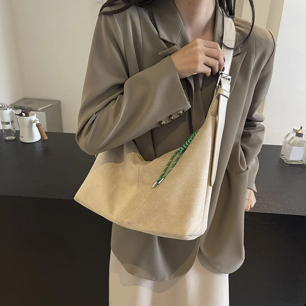 

Женская замшевая сумка через плечо с застежкой-молнией, сумка через плечо с регулируемым ремешком, однотонная сумка-хобо для работы, путешествий