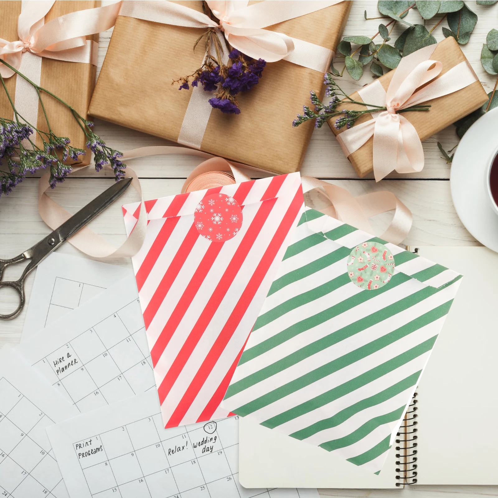 

24Pcs Christmas Candy Bags Paper Gift Bags for Holiday Treats Party Supplies Snack Storage Christmas Gift Bag Paper Snack Bag